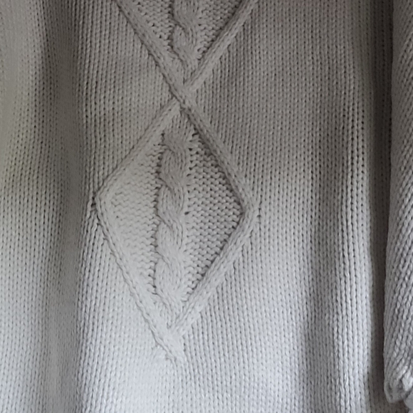 Turtle neck sweater poncho style - Picture 1 of 4